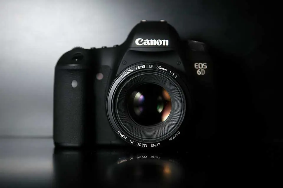 Canon EOS 6D】今でも十分現役クラスのお手軽フルサイズカメラ【感想 